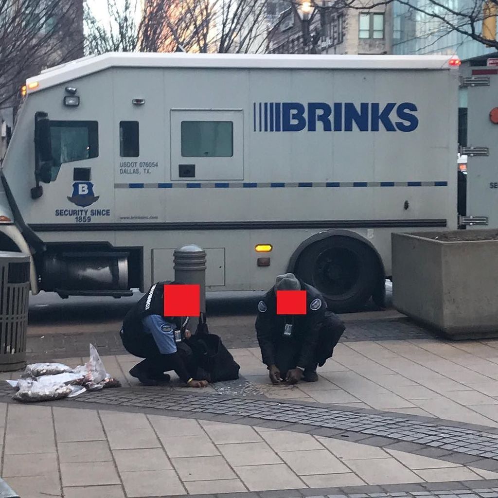 diefendorff's tweet photo. Your day could be worse.
#oopsididitagain #badday #yikes
#funny #funnyshit #cleanup #instagood #dailyinsta #photooftheday #nyc #newyork #brooklyn #oops #streetphotography #life #delivery #money #cash #ourch https://t.co/HtchgppX2C https://t.co/00AmnQfh7i