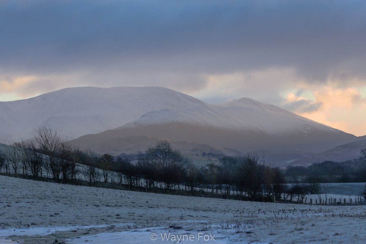 WFoxPhotographs's tweet photo. check out his cool pic of, Skiddaw Mountain on a cold frosty morning with the sun rising behind it. Taken on my Nikon D7200.
#photography #landscape #Skiddaw #mountain #SkiddawMountain #LakeDistrick #cumbria #Nikon #D7200 #WFoxPhotography #snow #ice #winter https://t.co/1P0sSgOCYD