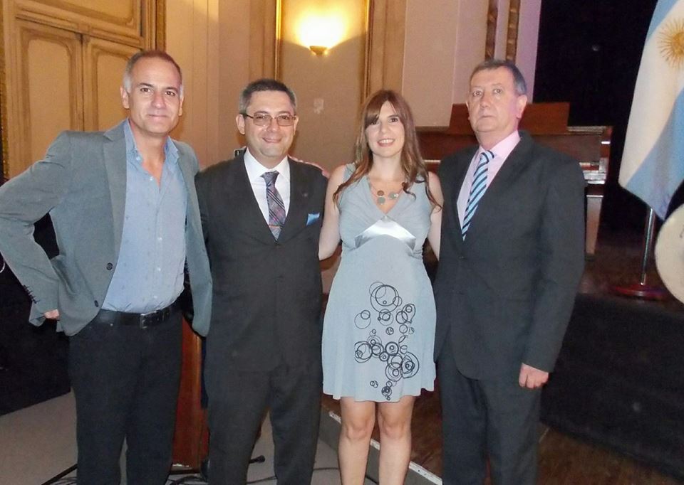 GallegoLopez22's tweet photo. Imposible resumir en fotos un año tan intenso #GRACIASTOTALES a mis compañeros de @provincia1270  y de @FMProvincia971 les deseo el Mejor 2018, y a seguir 80 años mas !! @FrancoBagnato @rucassa @MarianoMohadeb @gatobertolini https://t.co/KEhiNe5WbO