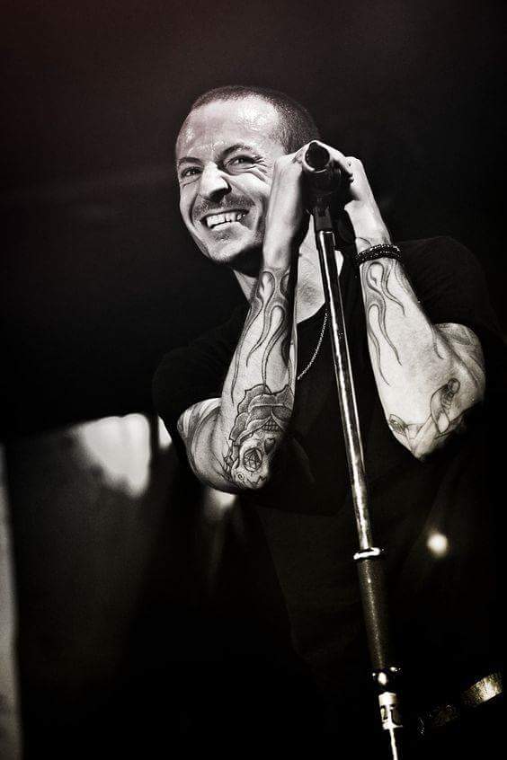 Kat8dar's tweet photo. I just found this beautiful pic 😍 miss you every day Chazy..
#ChesterBennington #missChester #BeStrong #fuckdepression #TakeCareOfYourself #MakeChesterProud https://t.co/hrp9RvxCIc