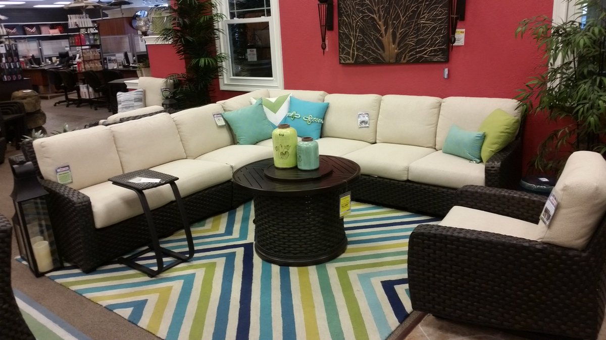 sunnylandpatio's tweet photo. There's no better time to buy #patiofurniture than right now! #Save an additional 17% off our lowest price on every #floorsample in our showroom. That's a total savings of 45-75% off MSRP. Come in today and have your patio ready for a great 2018! https://t.co/6pCUDsadcN
