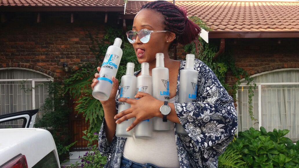 Iam__tshepi's tweet photo. Please retweet for awareness.  Please support the lady until LINFORD hits the shelves. For now you can order via linfordvodka@gmail.com otherwise a retweet is all that she needs.
Thank you ☺ https://t.co/zaHWkcLtbs