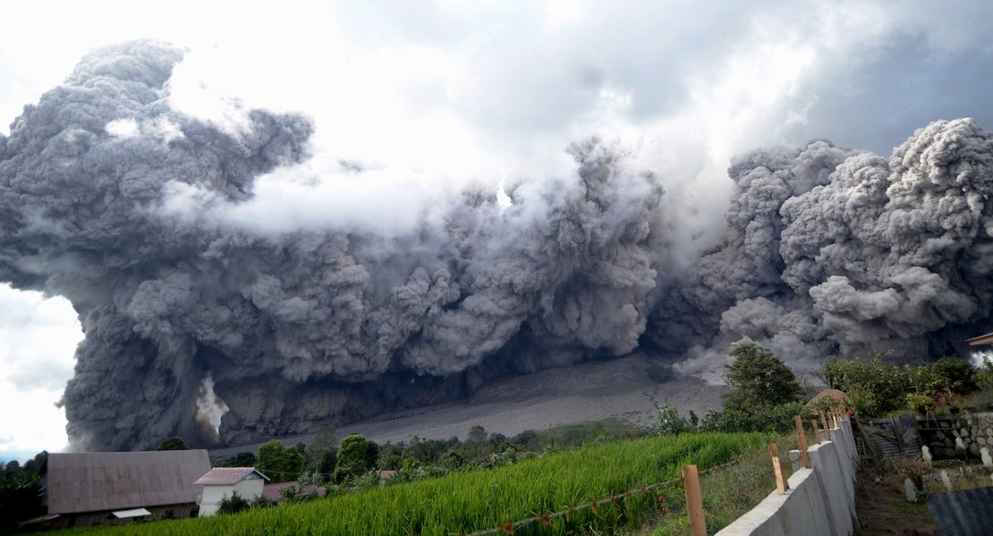 meteo7dias's tweet photo. Miles de evacuados tras la gran erupción de un volcán en Indonesia https://t.co/xD6EQlkFcr https://t.co/xfpMw7qx3N