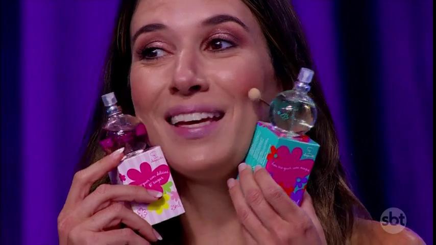rodaarodasbt's tweet photo. E não é que a Rebeca também ama os produtos #Jequiti?! É muito amor, gente! #RodaARoda #SBT #RebecaAbravanel #SonhaQueDa https://t.co/KlKcYv8dAF