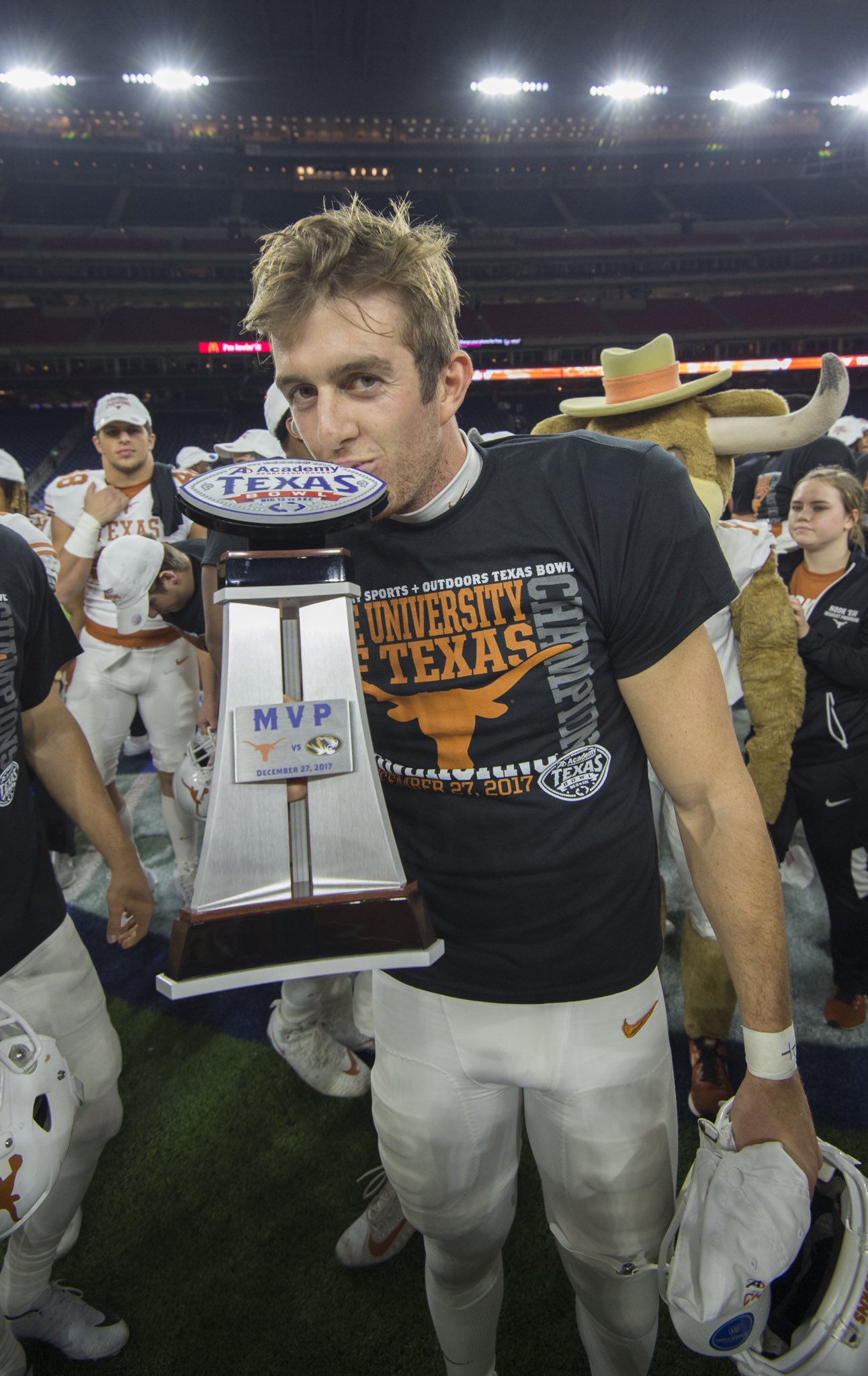 DSKkDcjU8AAvwfg.jpg:large