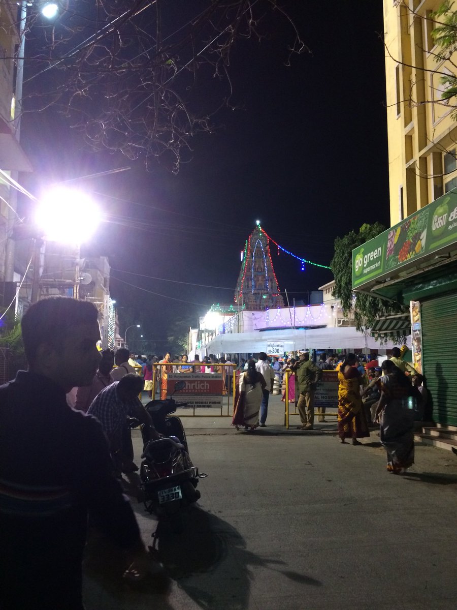 RiseOfDharma's tweet photo. Happy Vaikunta Ekadasi 🙏🏽 Happy Fasting 🙏🏽 

Hare Rama Hare Rama
Rama Rama Hare Hare
Hare Krishna Hare Krishna Krishna Krishna Hare Hare 🙏🏽📿

#VaikuntaEkadasi @ Parthasarathy Temple , Chennai https://t.co/7baCqCZHYY