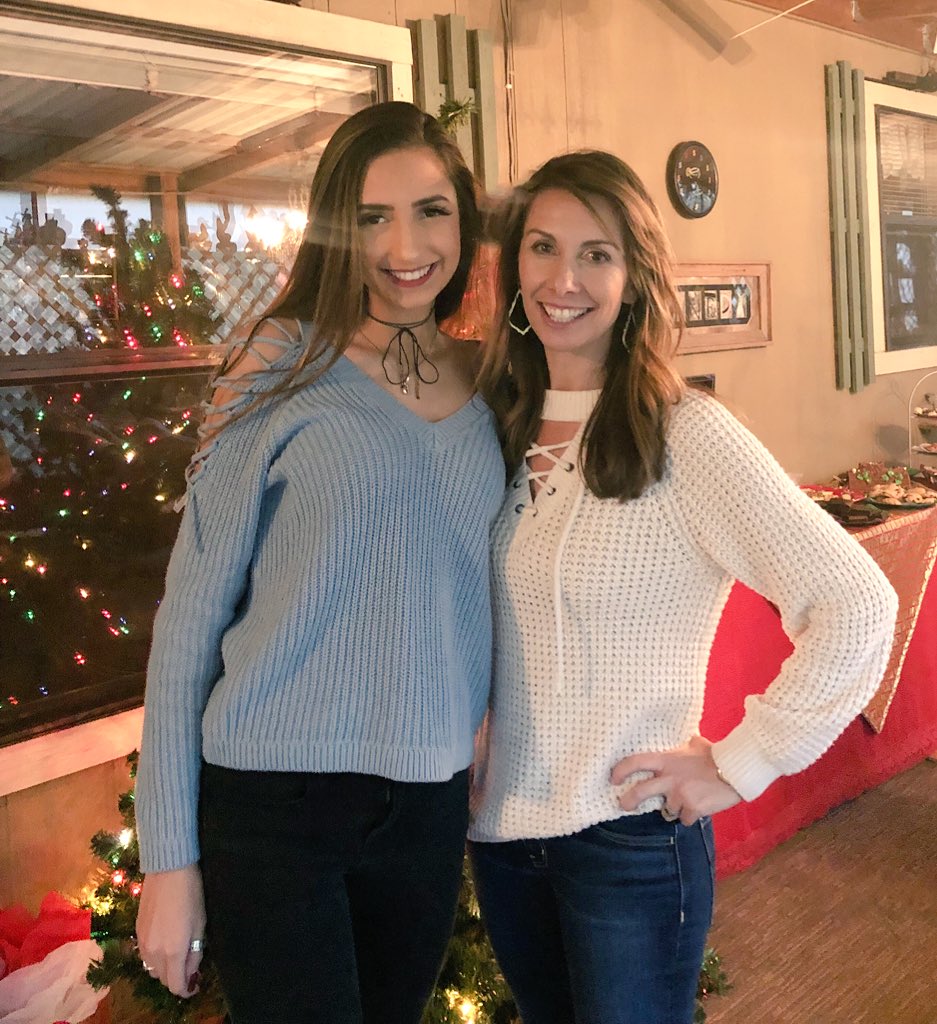 RainaDuke's tweet photo. Happy 17th Birthday to my first born!! It is an honor to be your mom!! Love you with all my heart @madisonduke11 https://t.co/JFSyndEx8v