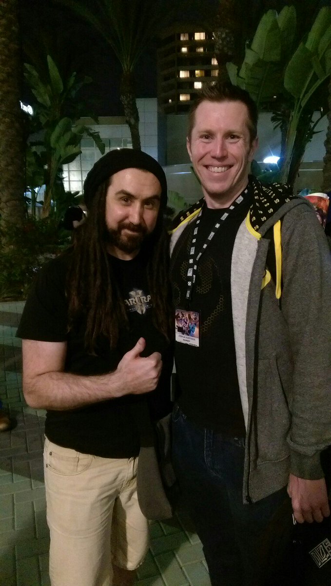 AoretSC2's tweet photo. TBT to when I met the #SC2FocusGoals king himself @MaynardeSC2 at Blizzcon 2017. https://t.co/rhAwieTVAL