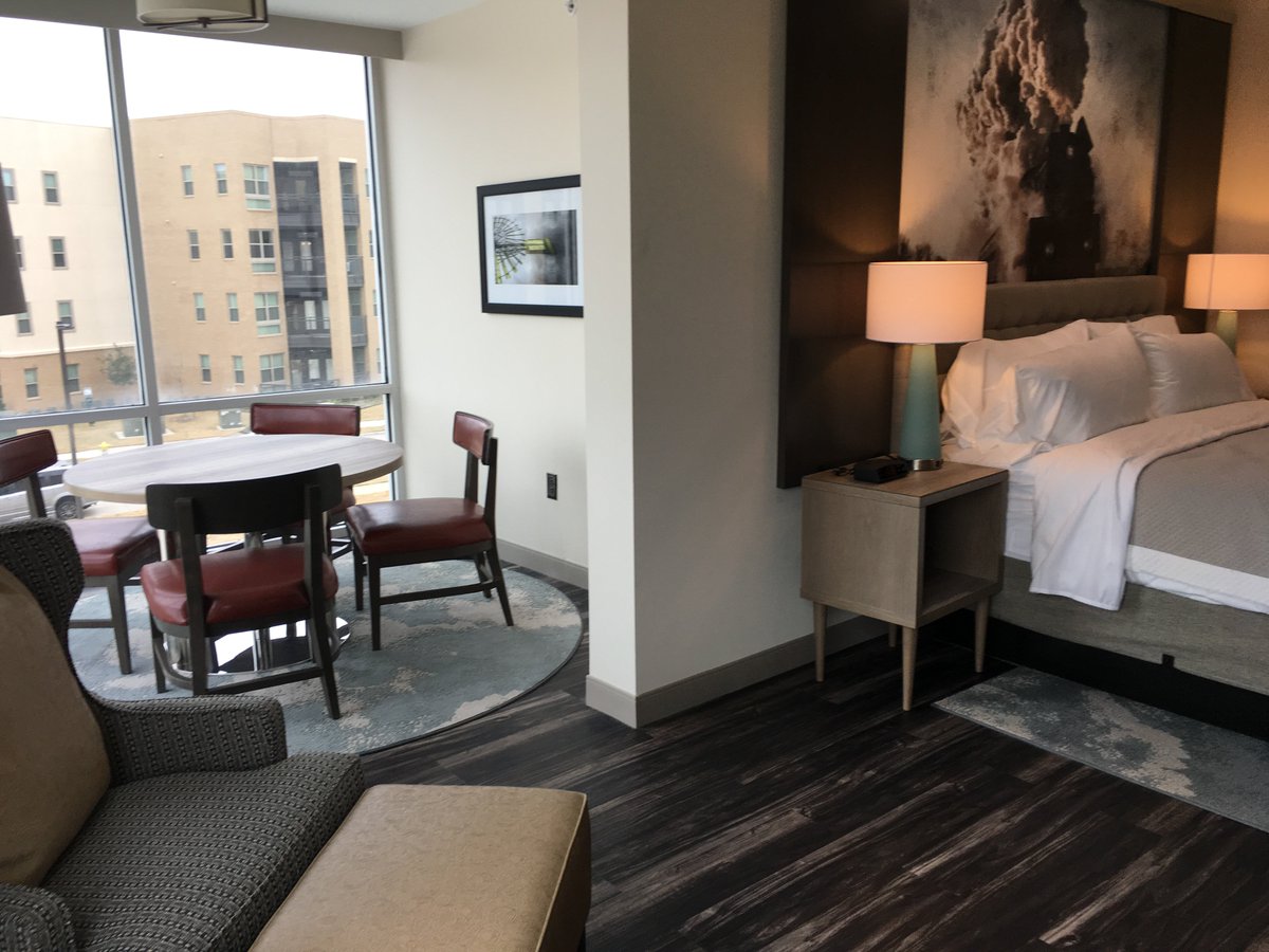 indigofrisco's tweet photo. Check out our spacious corner room with terrific views of Frisco's  Central Park.  All North facing rooms share this gorgeous view.  #friscorunningclub, #iheartfrisco, #friscotx, #friscolife, #cityoffrisco, #friscoparks, #friscotrails, #friscoart https://t.co/i0t4Ary1ra