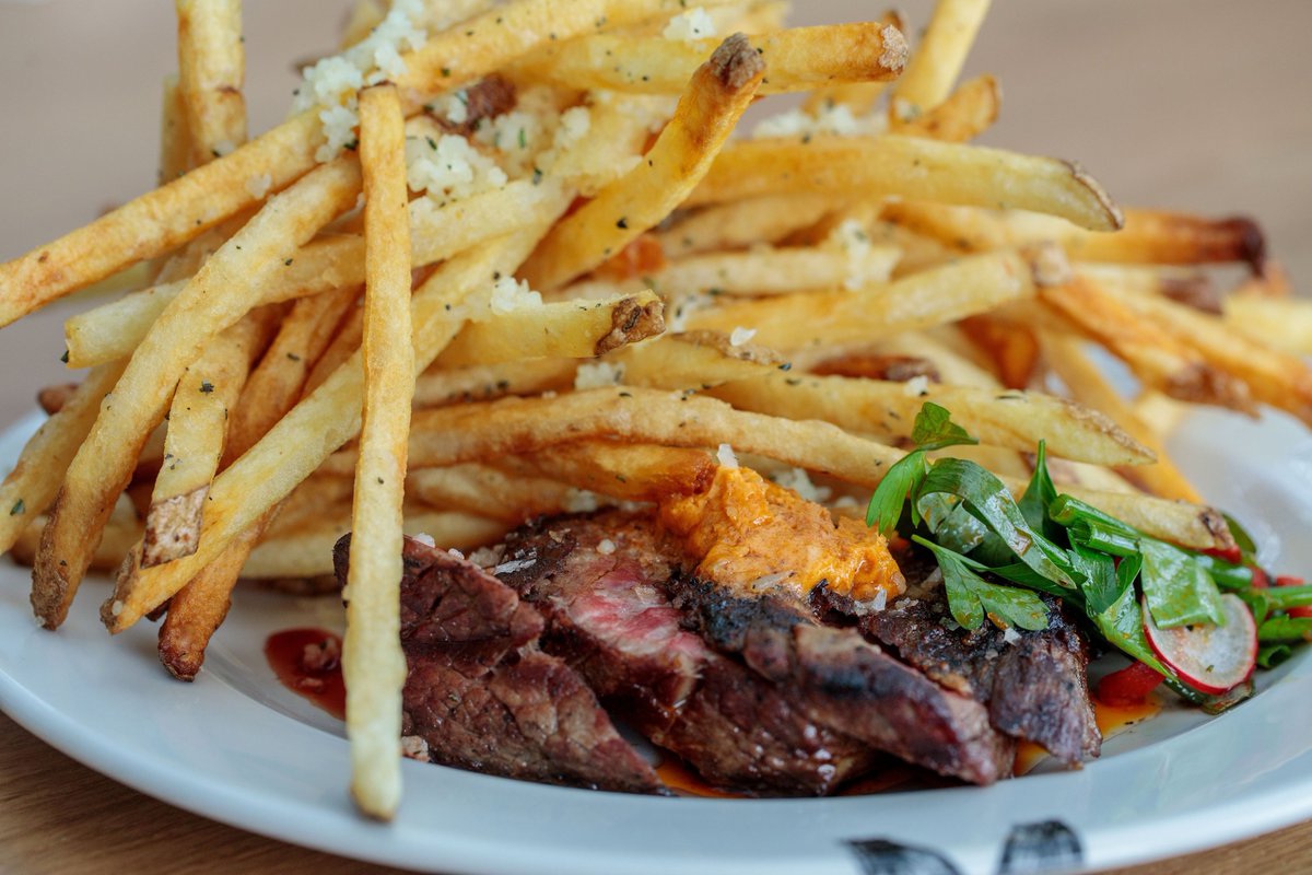 HiltonWoburnBOS's tweet photo. “The service, the food, the look, and feel of the space made us bullish for Matadora.” – review by @NaomiKooker at the @bostonglobe https://t.co/fAymYz73UQ #whatsfordinner #bostoneats #woburn #newrestaurant https://t.co/pUAzGfttMg