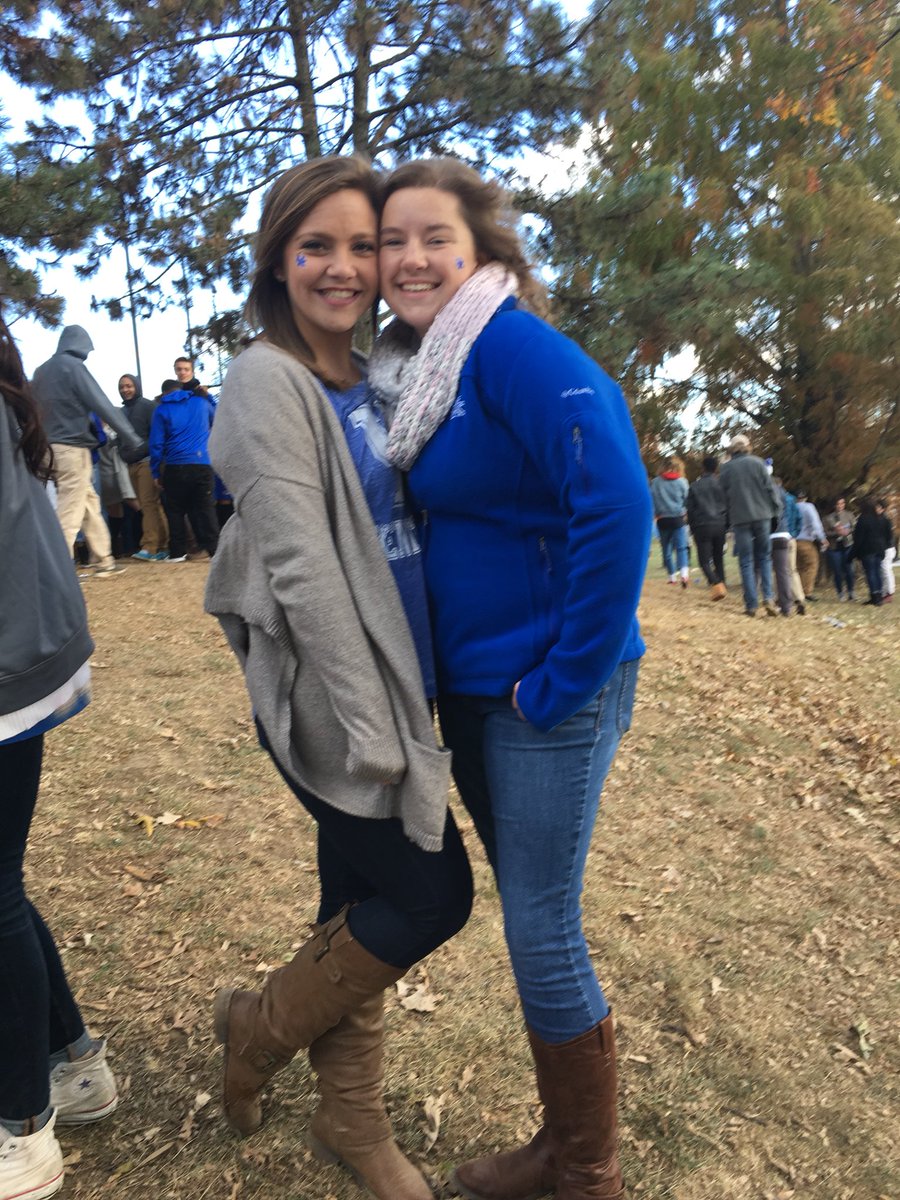 hellmann7's tweet photo. Happy birthday pretty lady! ❤️❤️ @rachel_hatfield https://t.co/K3xXm7zczw
