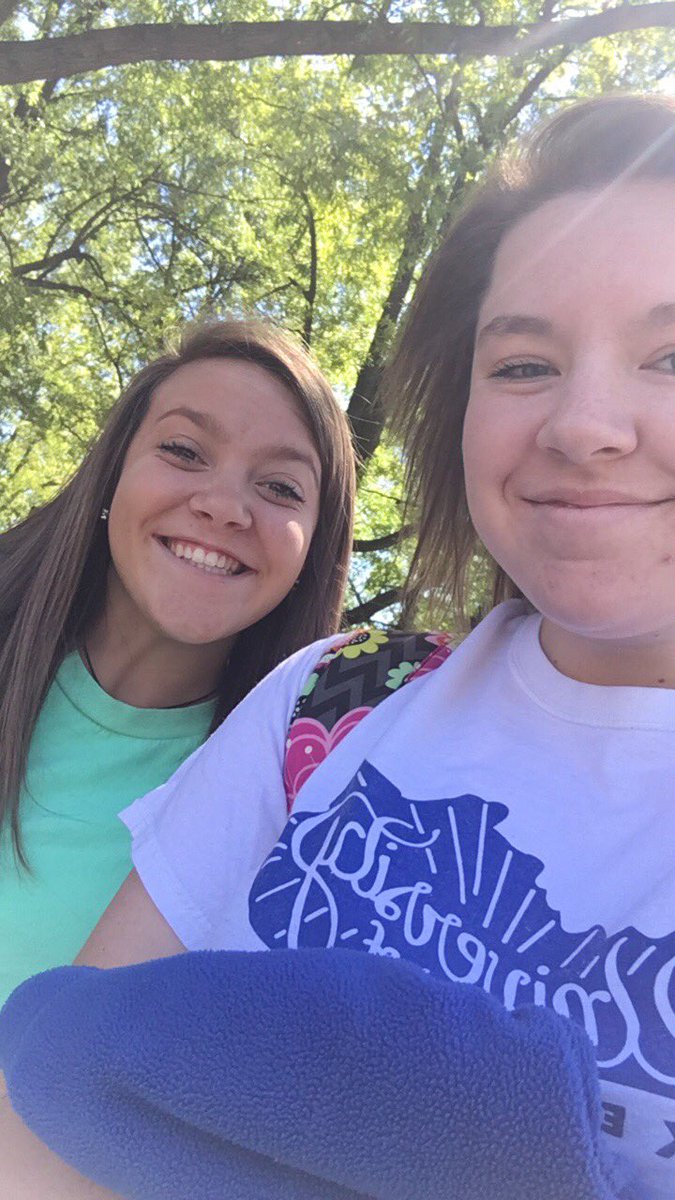 hellmann7's tweet photo. Happy birthday pretty lady! ❤️❤️ @rachel_hatfield https://t.co/K3xXm7zczw