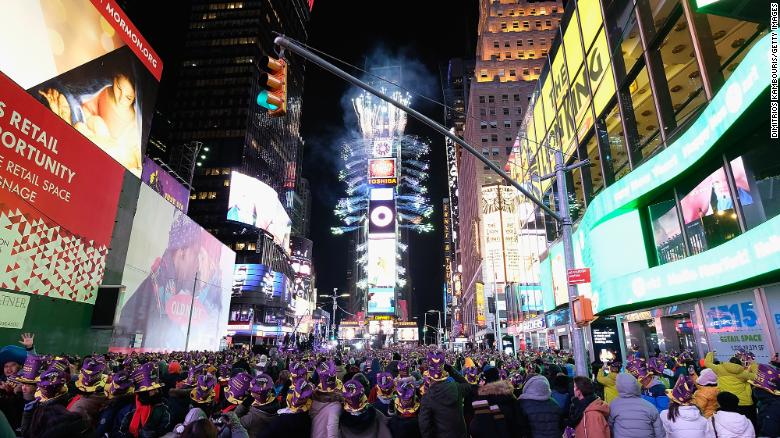 CNN's tweet photo. From New England to Texas, New Year's Eve will be 20 degrees to 40 degrees colder than usual https://t.co/vtKX3V98Wa https://t.co/E4JTXsBj7W