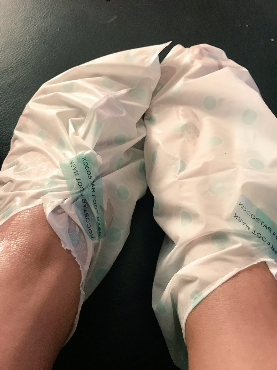 E15Lau's tweet photo. Mal día para embellecer los pies 🔥#DifícilSerMujer #FootPeeling https://t.co/PbB0cjujk8