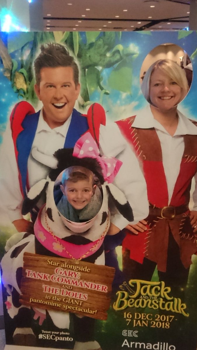 lcarruthers29's tweet photo. Introducing wee Dillan to the legend that is @gregjmchugh @GARYTANK crying with laughter #ratoooouuutt #boot #weeradge 😍😂😂 https://t.co/hJZw3EUdMY