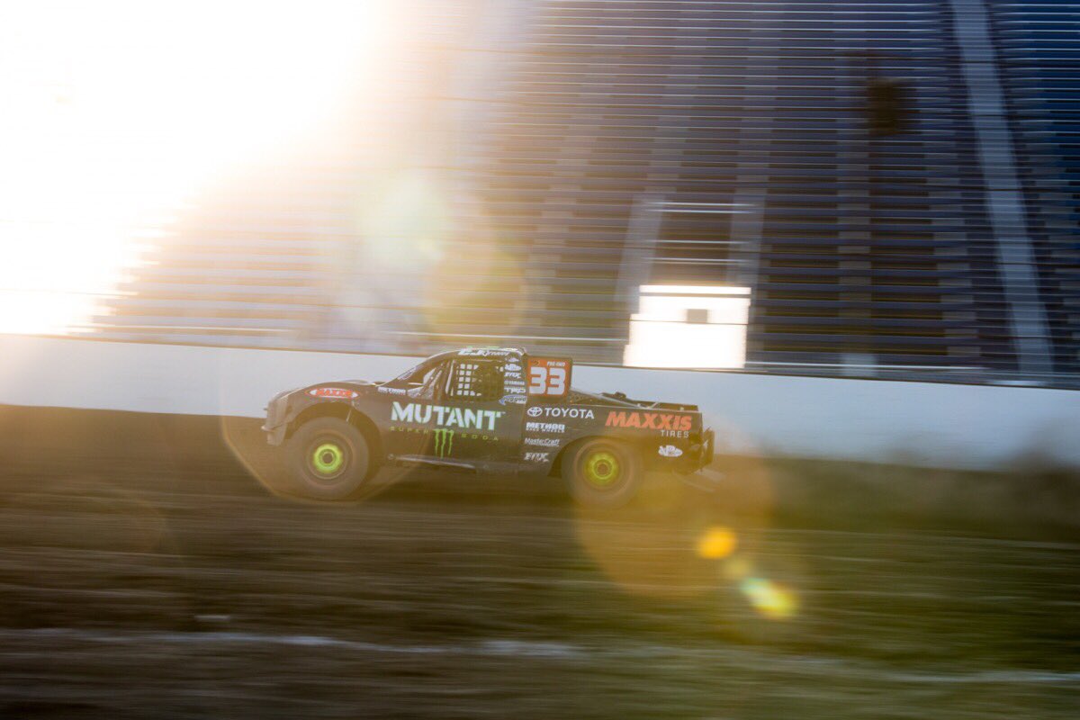 TORCOffRoad's tweet photo. Running towards the sun. It’s too damn cold! @cjgreaves33 #TORCoffroad #TORC18 https://t.co/TjBeLZBqEl