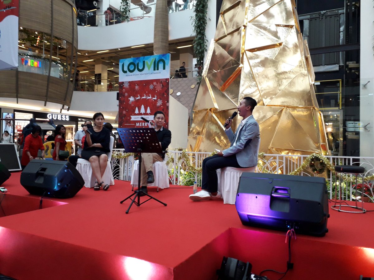 RayWhiteBandung's tweet photo. Semarak Liburan Natal dan Tahun Baru di Bandung Property Expo 2017, kunjungi sekarang Banyak Promo dan Diskon.
meriahkan liburan akhir tahun anda bersama keluarga di Trans Studio Mall Bandung dan Paskal 23 Mall 😀😊.
#raywhite #raywhitecentralbandunggroup #properti https://t.co/B6KhIVJ9YF