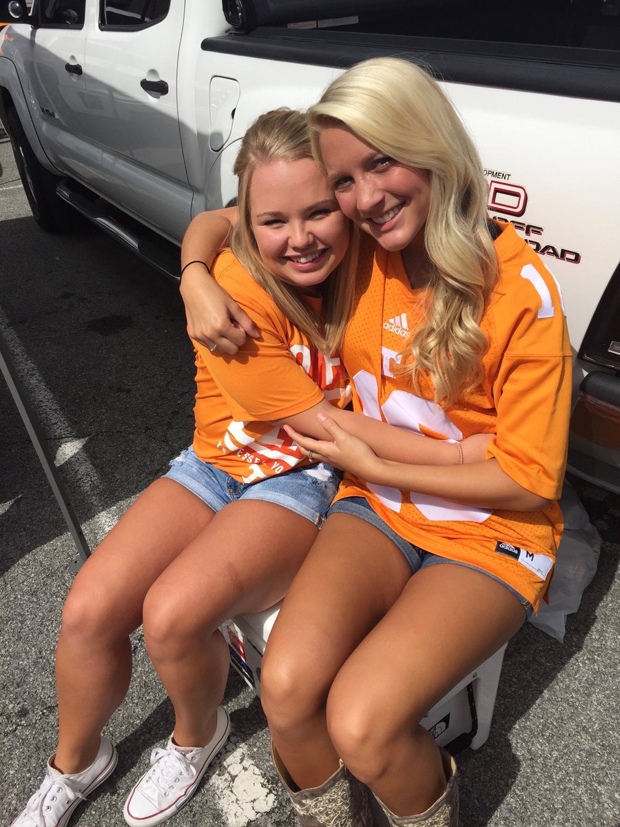 _faiththompson_'s tweet photo. Missing my bff 😭 #comehome #ourfirstpic @_cayciacoleman https://t.co/zrkxw9aStm
