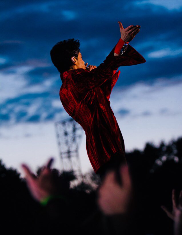 princesdorothy's tweet photo. Man, these photos! #Prince at the Sziget Festival, Budapest, 2011. More: https://t.co/cPxttxnka2 #Prince #princephotos #Legend https://t.co/oq2Uf0a1s5