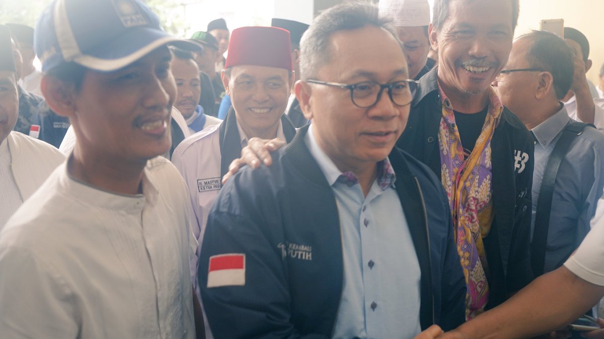 PAN_Bergerak's tweet photo. Ketua MPR Zulkifli Hasan @ZUL_Hasan tiba di GOR Koja untuk Silaturrahmi bersama Lima ratus lebih warga Jakarta Utara 

#ZulhasanMenyapaIbukota https://t.co/DDpEwQuGIL