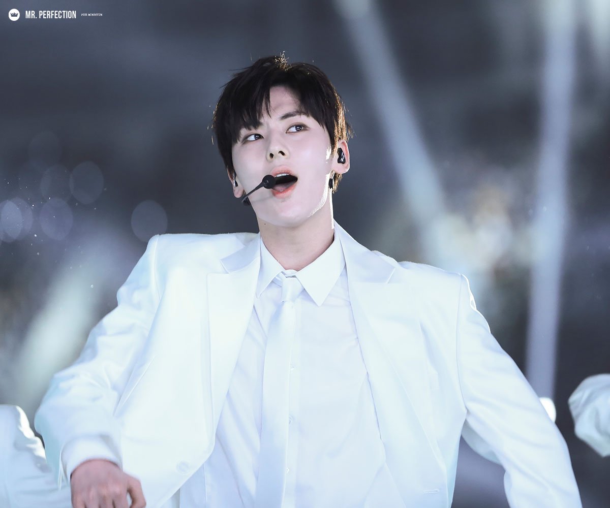 Mr.Perfection tweet media