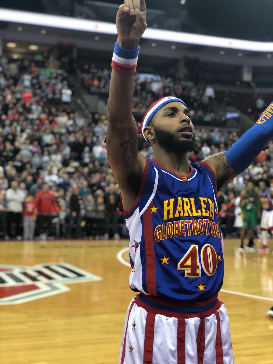 Stragglife_JW4's tweet photo. The energy in this building was so lit!! Columbus, OH thank you for having us!! #Wham #harlemglobetrotters #blessed #STRAGG ππ½π https://t.co/y9RIbdn2FJ