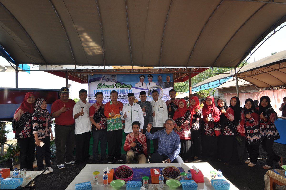 Peresmian budidaya lele sistem bioflok di pokdakan jempol desa Padang panjang kec. Karang Intan kab. Banjar prov. Kal-Sel oleh Bupati Banjar