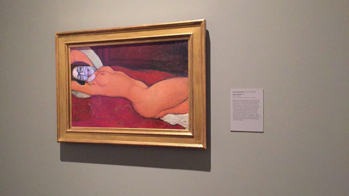 SaylorSidney's tweet photo. who sent the metropolitan museum  @kenzieblanche22’s nudes? asking for a friend https://t.co/PYCLvnsC0Y