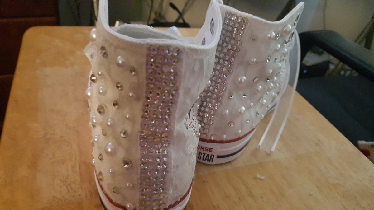 daniellemoore84's tweet photo. Lace, Diamonds and Pearls! #bling #blingpearlsandlace #pearlsandlace #blingpearlsandlaceconverse #pearlsandlaceconverse #custombling #blingedoutconverse #pearlsandlaceconverse #blingconverse #craftychronicles #motherof2creations https://t.co/bex0XPb7sb