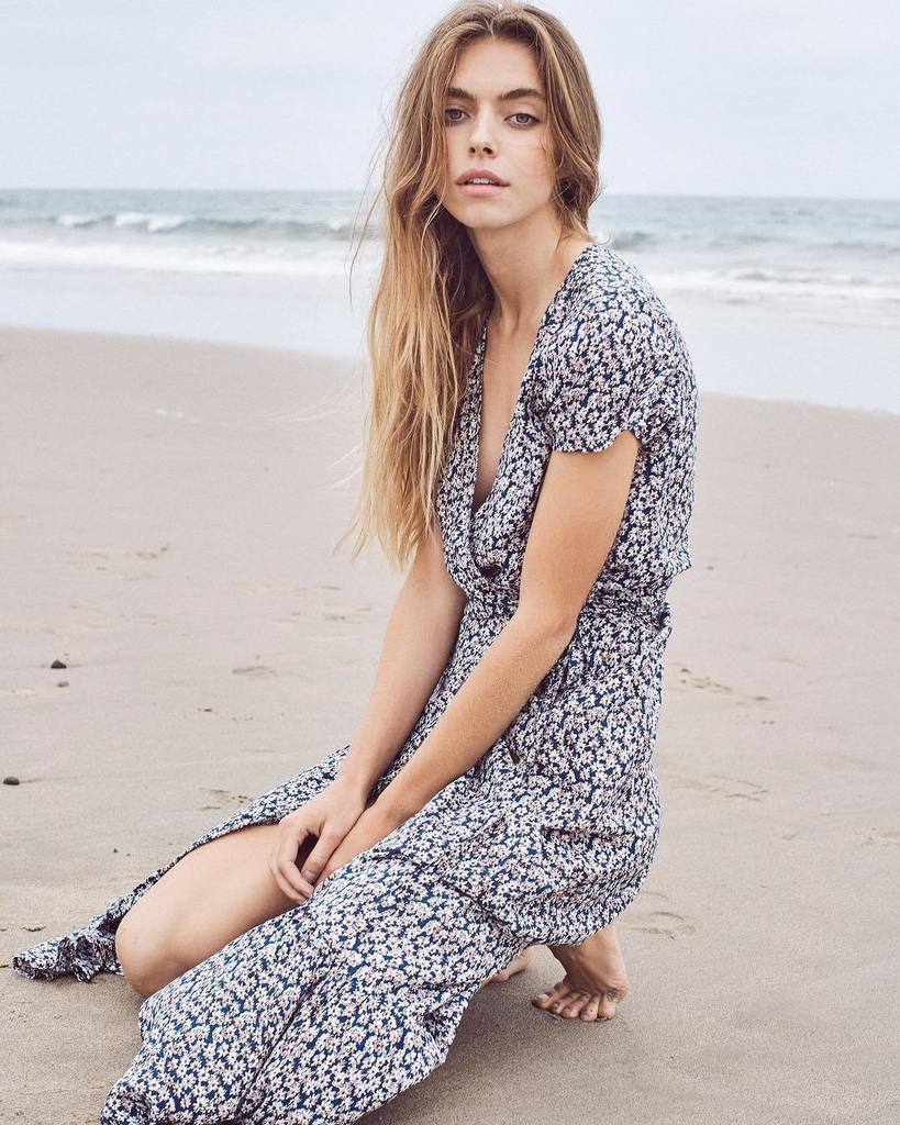 augustethelabel's tweet photo. Wrap up the year in a wrap ~ Shop our Daisy Love Wrap Maxi online & in store at our #byronbay boutique ๐ @martathemartian #augustesummer https://t.co/Toqsz8kThM https://t.co/XQQAKcv8Hc