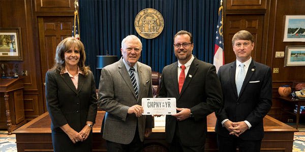 Lundinter's tweet image. It’s been quite a year for #LundInternational. Not only did our brands debut a ton of new innovative products at #SEMA, we were also named “Company of the Year” by the @gdecd. We expect 2018 tobe just as exciting!