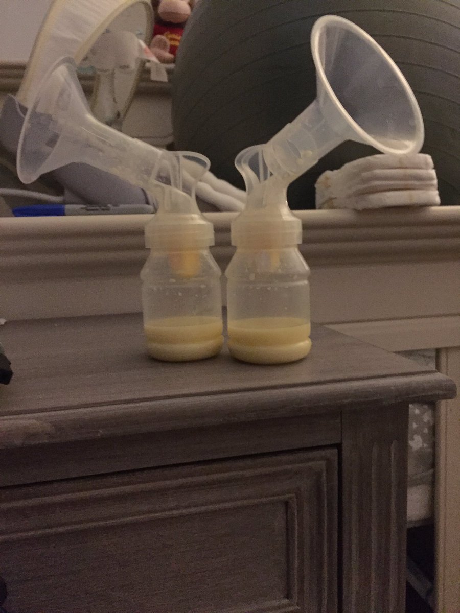 theaterpants's tweet photo. That feeling when you finally get a bottle ahead of the baby. #exclusivelypumping #5daysin #mommypoppins https://t.co/k0aHKntx3v