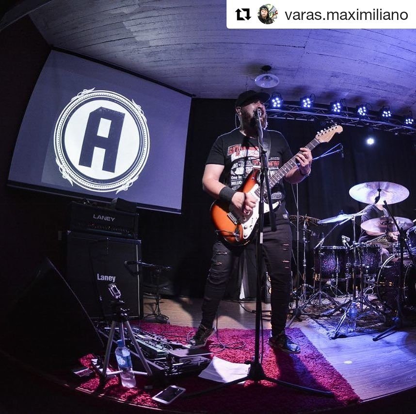 ALMAMUSICA2018's tweet photo. Tu amor es más grande que la Vida 
@almamusica @tmpro.oficial @tmplayoficial @shure @fender @cristianbronzonidrummer 
Se viene un 2018 cargado 💪👍❤️ https://t.co/6HcxHCBd4P