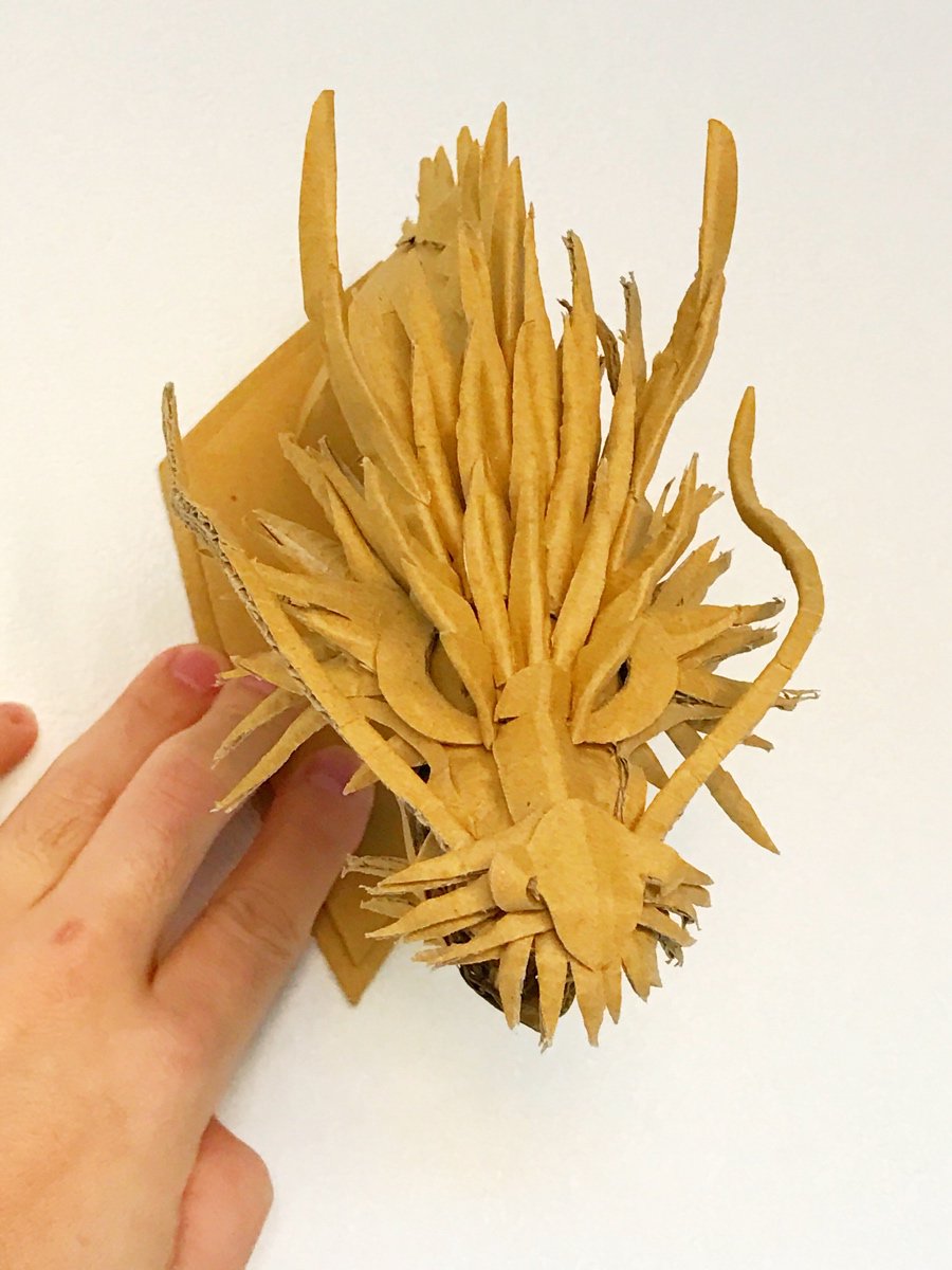 オダカマサキ オドンガー大佐 على تويتر ダンボール龍 出来ました 首だけで飾れるように 壁に掛けられるようにしてみました 和龍も渋くて良いですね 来年作ろうと思っているドラゴンの 技術試作も兼ねています こんな感じなら シリーズ化出来るかも