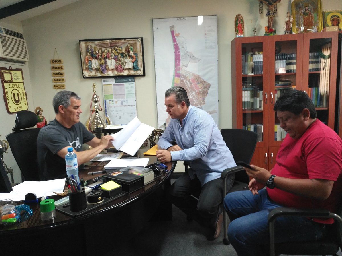 VictorAlbrecht_'s tweet photo. #FPEnTodoElPerú 
#Callao
Estamos en la Provincia Constitucional del Callao, durante la semana de representación y  estamos en la Empresa de Limpieza Pública del Callao, con funcionarios y trabajadores fiscalizando la gestión de las autoridades del primer puerto.
#TeRepresenta https://t.co/ZgjbhepEzg