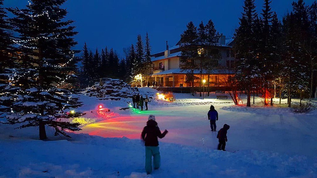 playoutsidegal's tweet photo. Nothing like a night skate in the mountains!! 😍 #livetheadventure #deltakananaskis #marriott #kananaskis #iceskating #aventuralife #terramartribe #outfamcommunity #adventureawaits #almostfearless #outdoorfamilies #zenseekers #albertaadventuregirls #a… https://t.co/hUwzgzXM1H https://t.co/zEgVIZBIOC