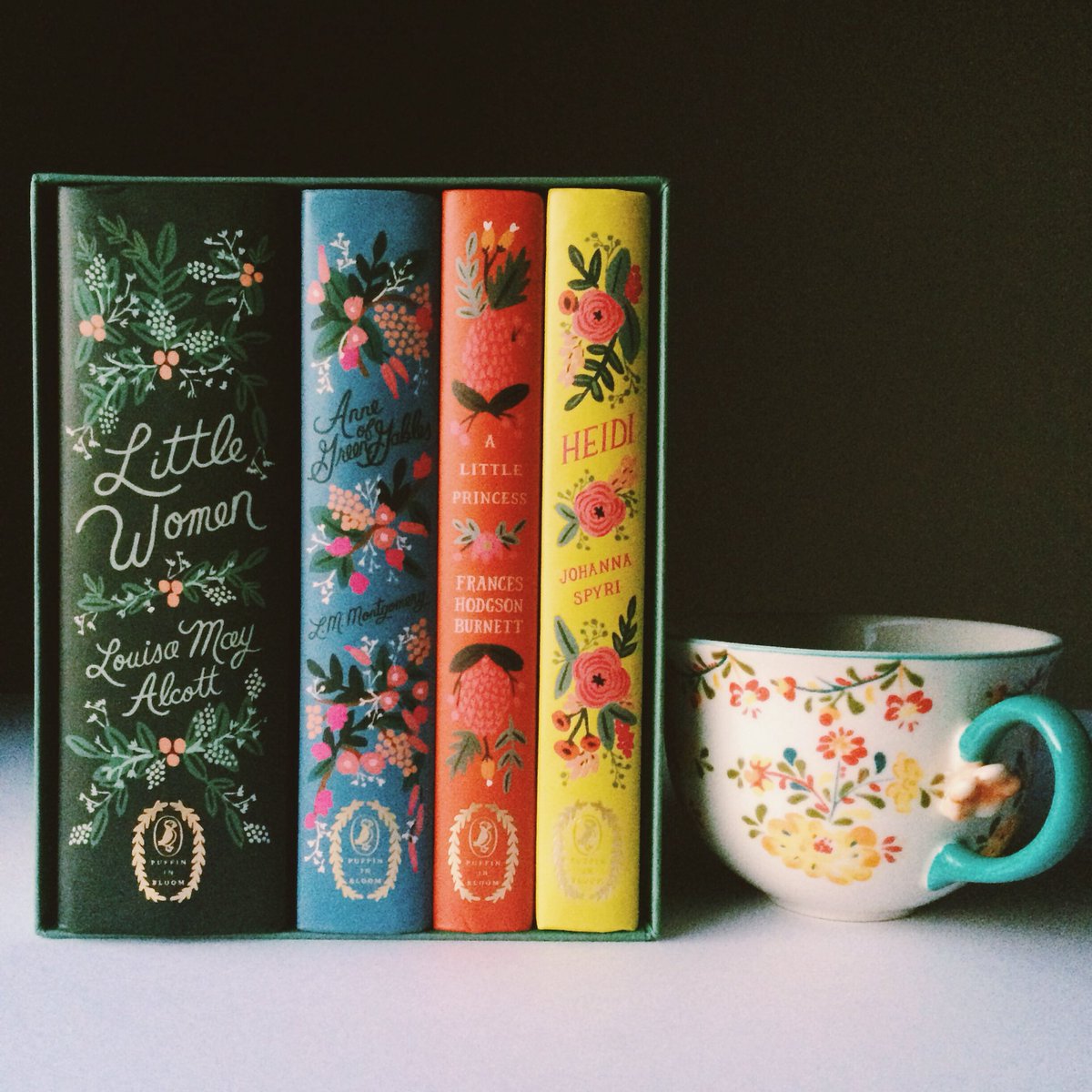 JaimeStokeReed's tweet photo. Books make some of the nicest Christmas gifts! My husband gave me these ones from @PuffinBooks https://t.co/EFVIQPQ8Uo