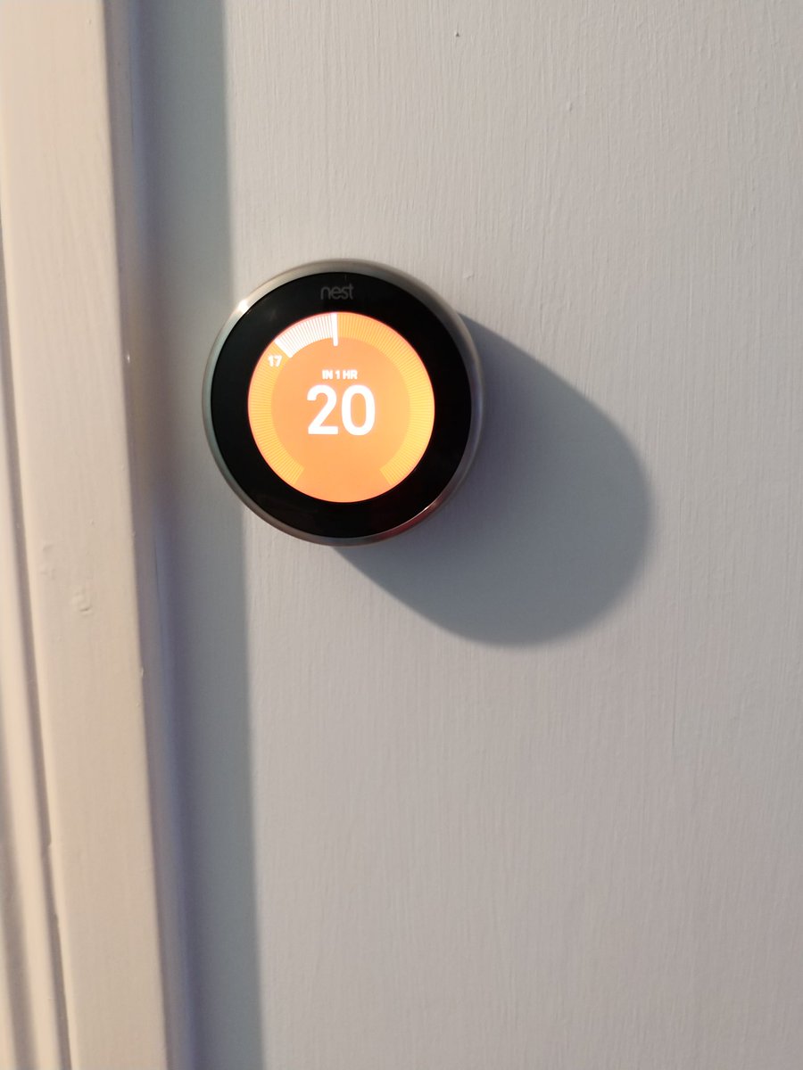 ZephrFish's tweet photo. New toys fitted today pretty chilly outside. Almost complete :D #HackerCave https://t.co/qIuYv9e3le