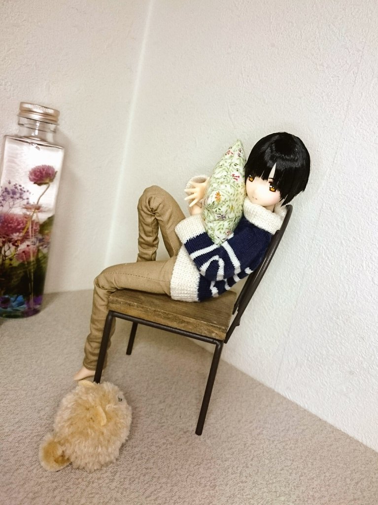 雪乃 در توییتر お約束の正座から 椅子の上の体育座り めっちゃ自然にできる ﾉﾉ 特に椅子での体育座りはさせたかったのなので嬉しい ちょっとパツパツだけどスキニーも履けます でも動きが制限されるしパンツも傷むので 少し余裕の有るものの方が良いと