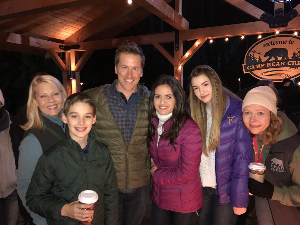 paulgreenemedia's tweet photo. If your in canada today @danicamckellar and my camping movie that kinda looks like a christmas 🎄 movie is on 8pm MST. Global tv #CanadianHearties @BarbaraNiven @AliSkovbye https://t.co/Qrqy2TWEsK