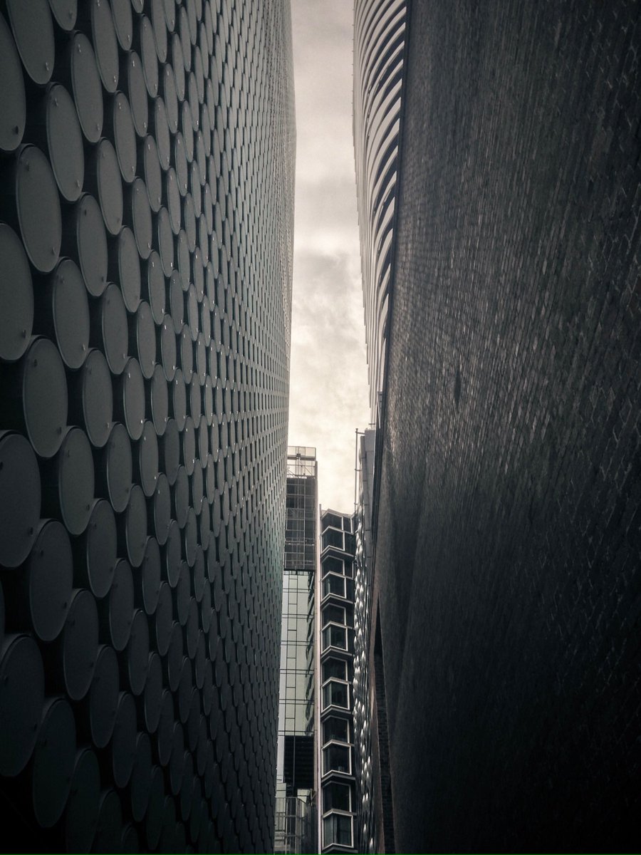 nathanssu's tweet photo. Swanston St Facades. So many new developments... #homecity #melbourne https://t.co/LsoNNaSlBE