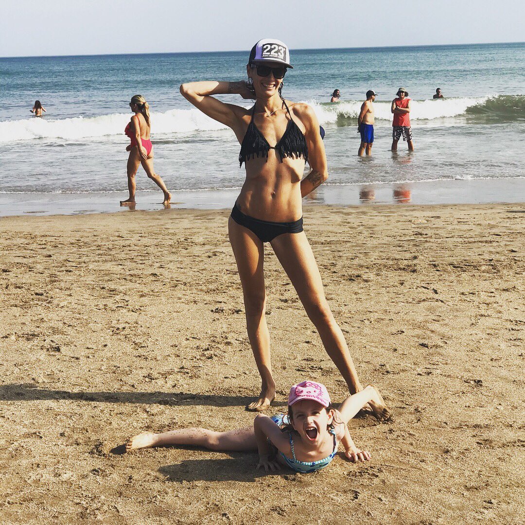 cinfavin's tweet photo. #díadeplaya #abracadabrabeach #MDP ☀️🏖💗👊🏻 https://t.co/7Gv1C0cXd1