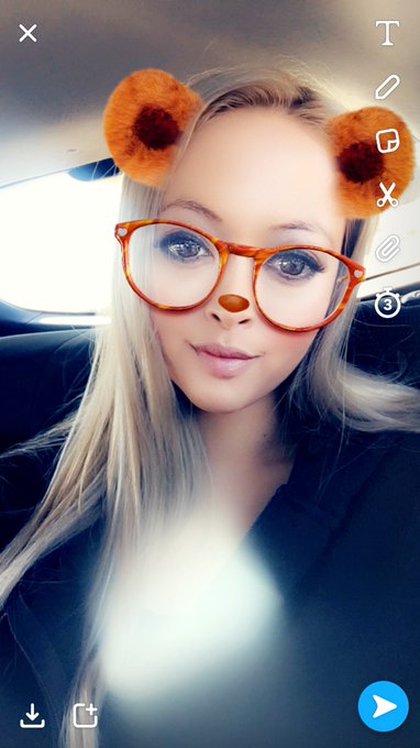 Blonde and loving it!!! https://t.co/XETLRNTT2A