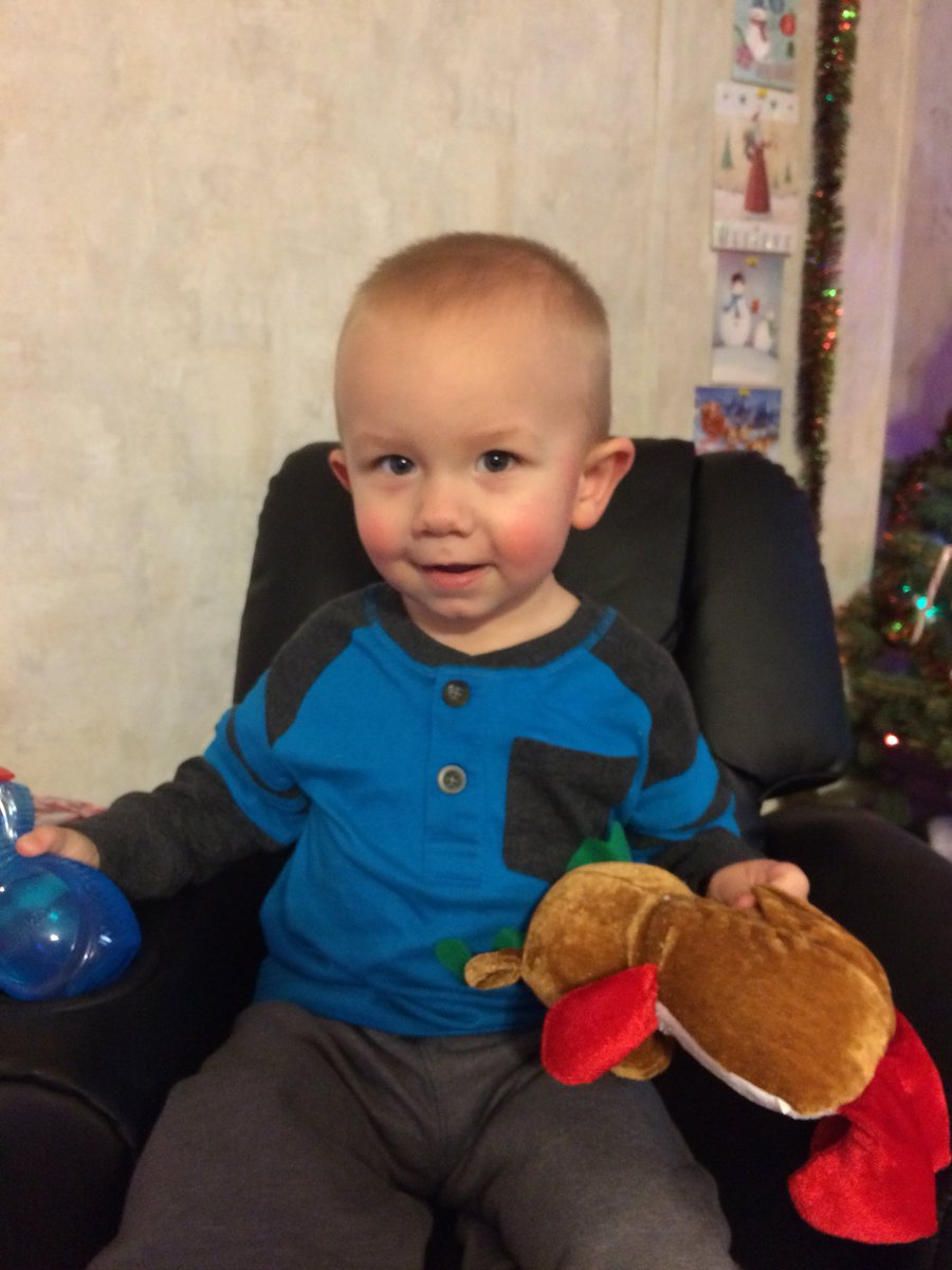 EthanCramer's tweet photo. My nephew Toby and niece Persephone came over for their Christmas presents! https://t.co/vG20n0COIp