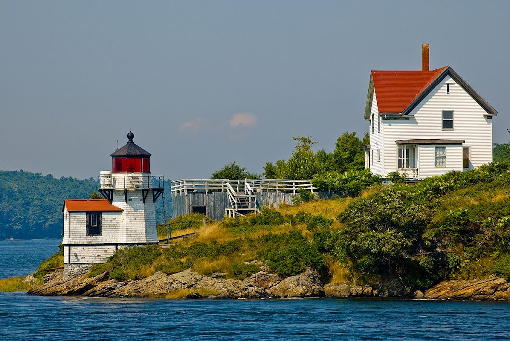 BestLighthouses's tweet photo. Squirrel Point Light Station #Arrowsic https://t.co/fIHlDUcf8Z