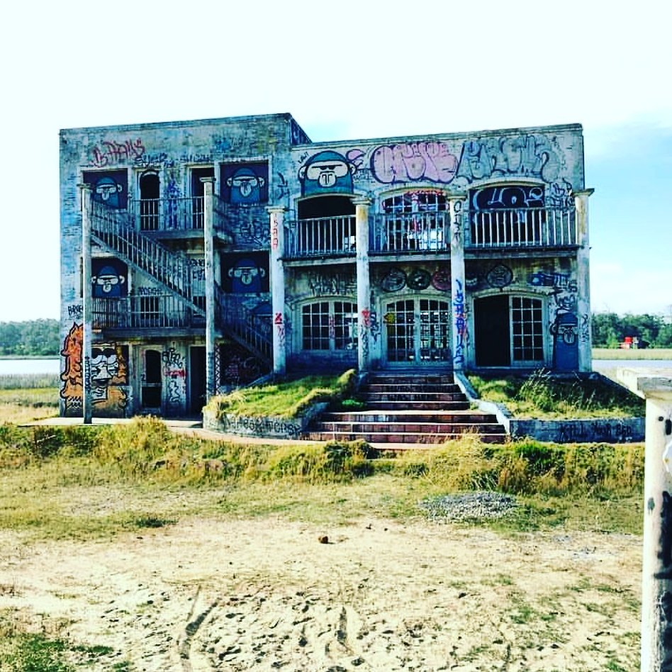 ggvisualartist's tweet photo. @ggvisual #gglatam #summer ☀️ #seasons #grafitibattle #graffiti #arthouse #puntadeleste #joseignacio #uruguay #weed #artstudio #artist #punksnotdead #ukintown #londoner #urbanart #instalation #punk #instapunk #southamerica #amazing #dopeart #lake #oceanfront https://t.co/UZoogJlqst