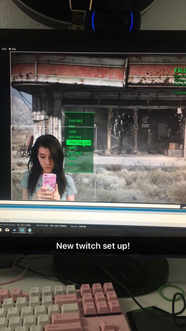 Now it&rsquo;s just my body on the screen! No more awkward square! Haha YAY 😁 if your not already follow me<a href="/tag/mvsales"class="tags"><span>#mvsales</span></a>