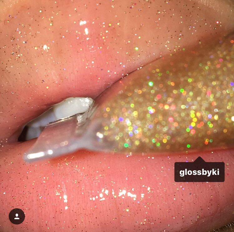 GlossbyKi's tweet photo. The Lipgloss Plug become a Glossy Gurl today ❤️ https://t.co/n4vqSq3mAY