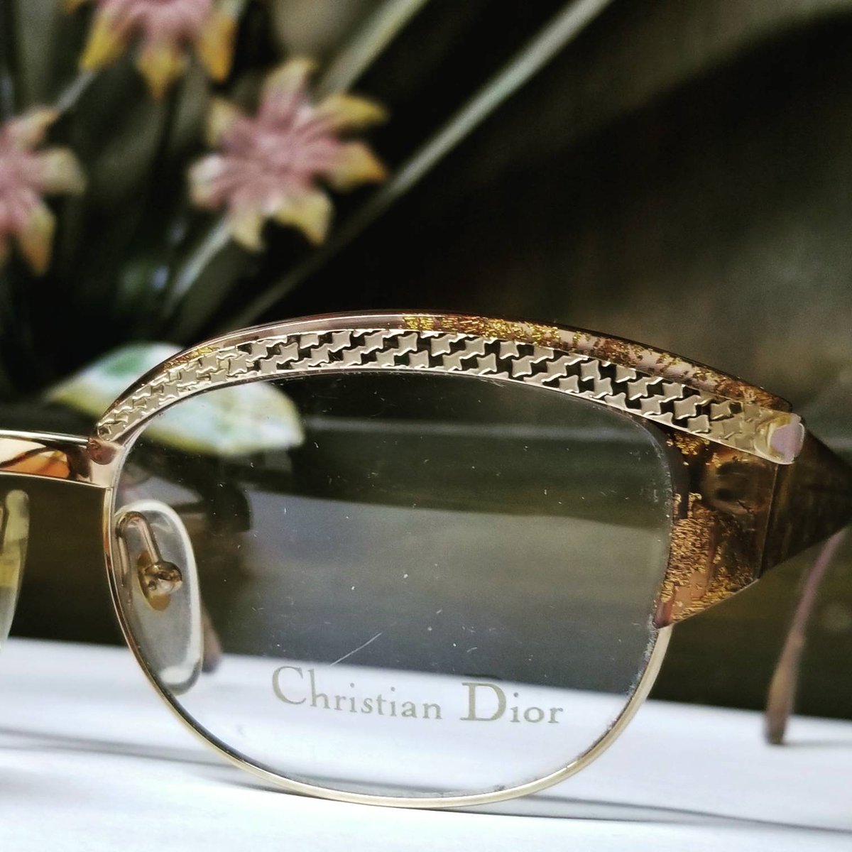 Take me as I am, or watch me as I go.
👑🕶👓🤓😎
KINGSOFPAST.COM
TORONTOBORN.COM

#kingsofpast #vintage #eyeglasses #sunglasses #glasses #vintagelife