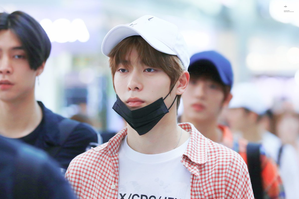 GNR9697's tweet photo. 170901 HQ 🌸🌸🌸
#jaehyun #재현 #NCT127 https://t.co/mmkbJkE2eD